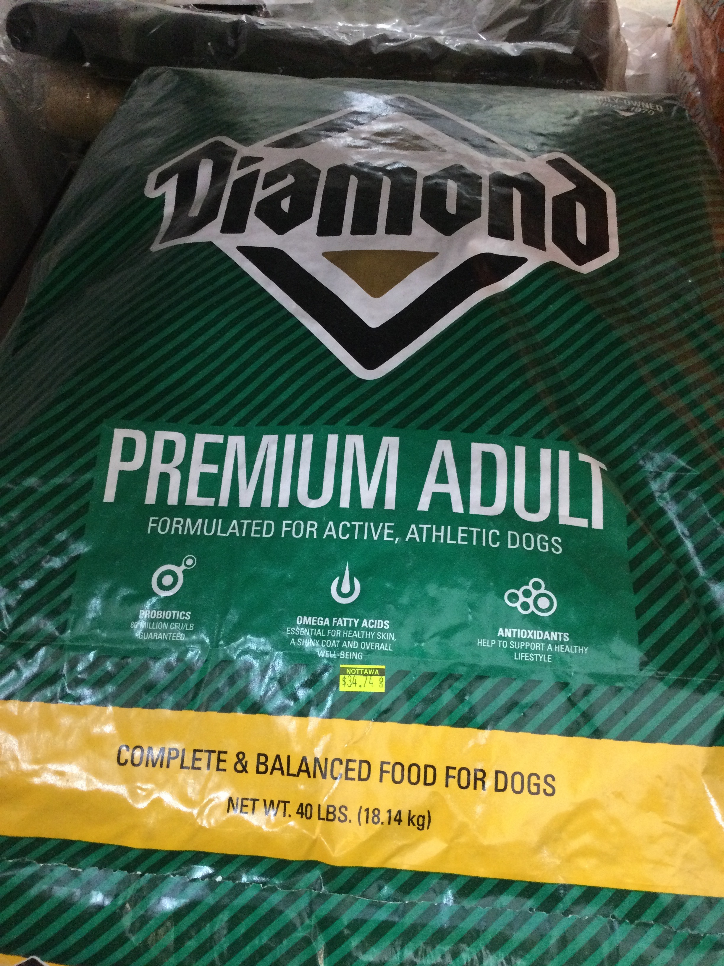 40lb Diamond Premium Dog Food  26/18